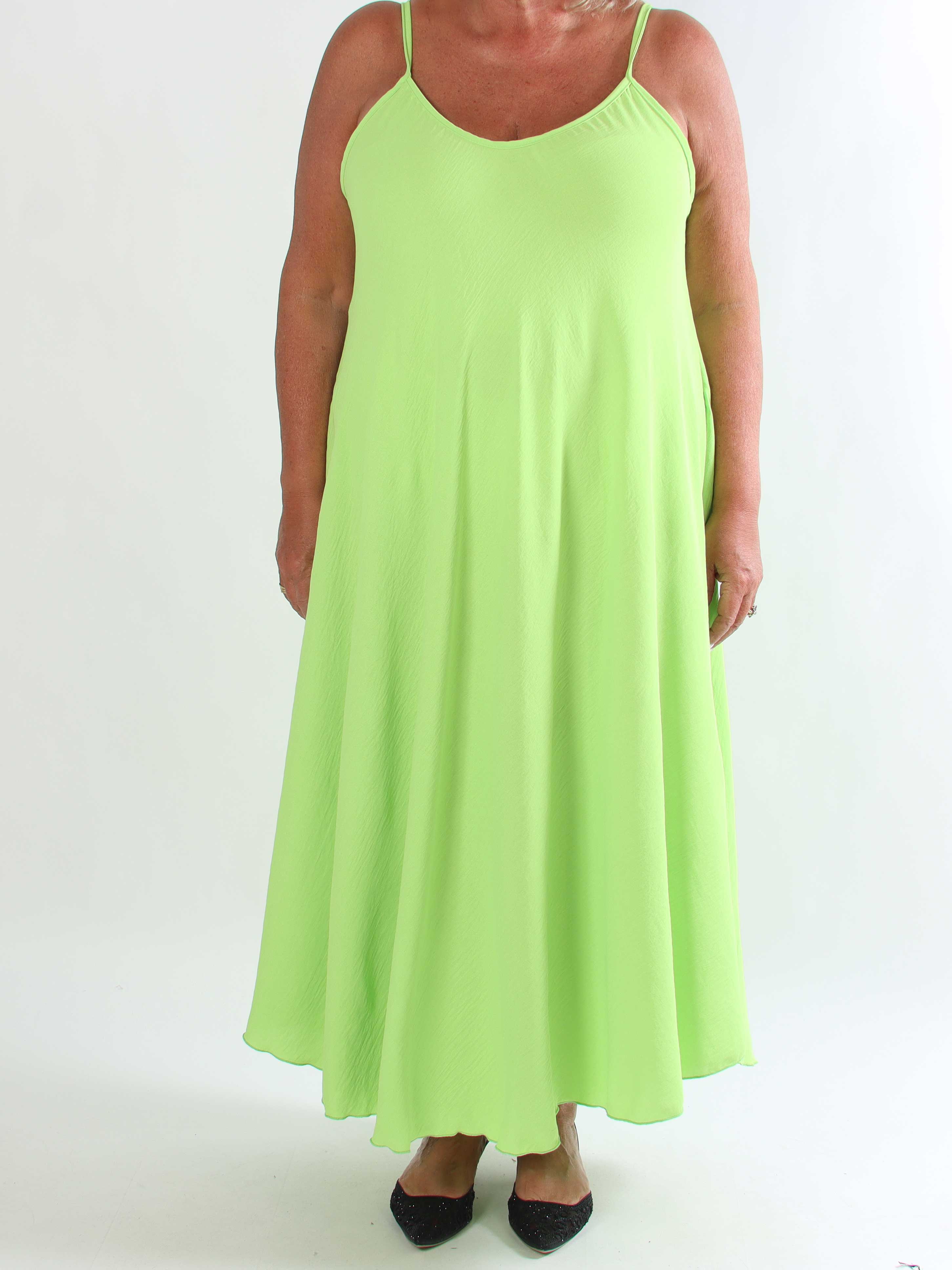 Marceline Long - Lang plus size stropkjole i viskose med A-facon